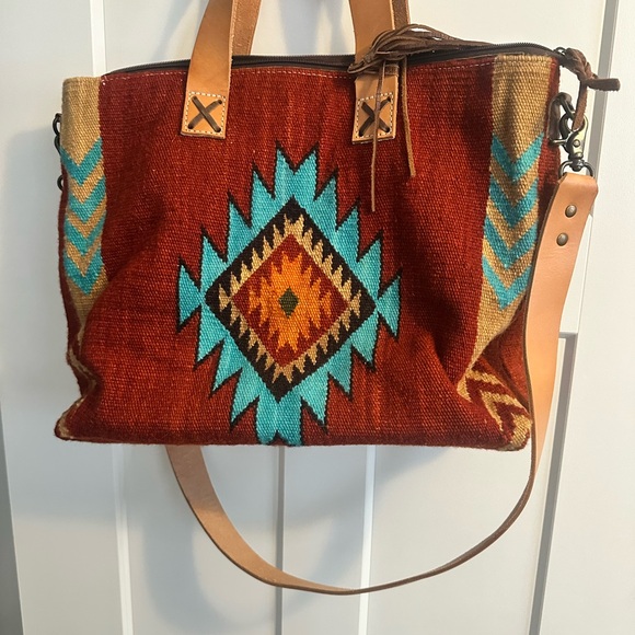 American Darling Brown and Tan Geometric Tote - Picture 2 of 7